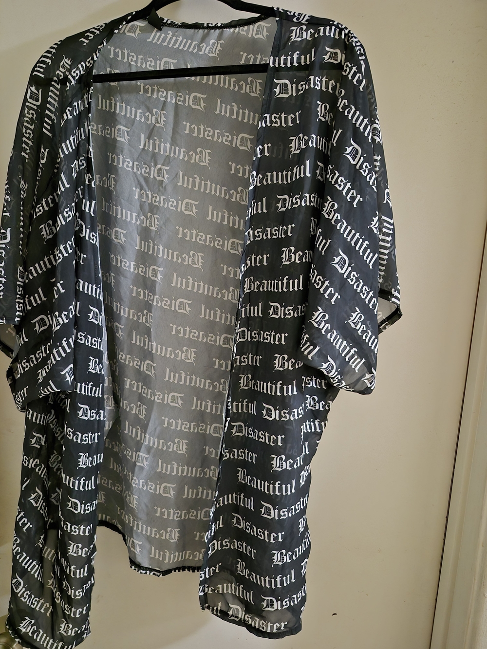 Black 'Beautiful Disaster' Script Kimono